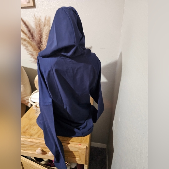 Under Armour - Picture 3 of 11